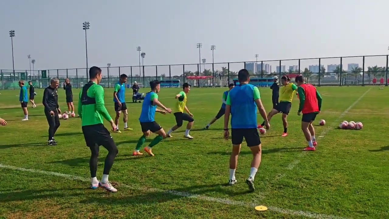 金年会金字招牌信誉至上国安新帅参与抢圈训练，来看看塞蒂恩踢球什么水平⚽