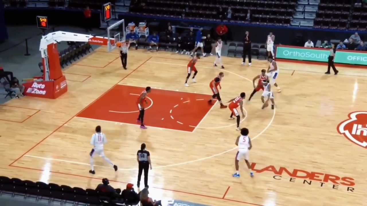 金年会金字招牌诚信至上G联盟场均17.7分2.7板5.1助！一起看看广东新援伯克的集锦视频