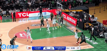 jinnianhui金年会动作很流畅！张镇麟底线单打突破 后仰金鸡独立中投弹进！