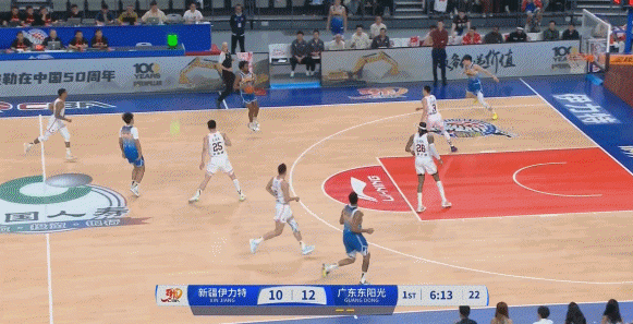 金年会金字招牌诚信至上就是这么快！黑根斯三分再中！新疆回敬11-2攻击波反超广东！