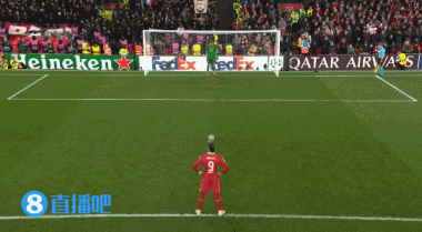 金年会体育努涅斯失点之后一直到杜埃制胜点球，镜头多达5次给到努涅斯特写