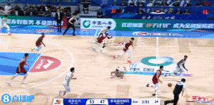 金年会如日中天！曾凡博反击起飞滑翔 力压防守单臂隔扣米奇