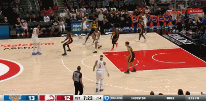 金年会突施冷箭！唐斯踩着logo超远三分迎射盖耶 张手就进！