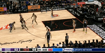 金年会体育还得练啊老弟🤨！德罗赞假动作晃起英雄心 屡次上课奥萨尔