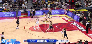 jinnianhui金年会最佳第六人！任骏飞内外开花连得5分 帮助广东占据主动