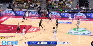 jinnianhui金年会不讲理！李弘权越过莫兰德上篮&接着追身三分 连得5分拉开分差