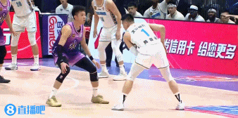 金年会金字招牌信誉至上手感火热！陈盈骏持球对抗防守 高难度后仰跳投压哨命中