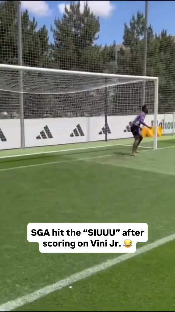 jinnianhui金年会😂亚历山大踢点球骗过维尼修斯罚入 模仿C罗SIUUU庆祝&哈登撒盐