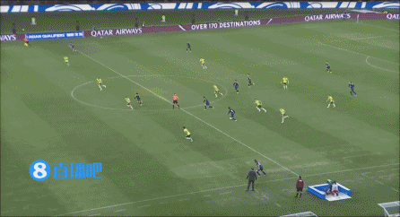 jinnianhui金年会这球独了！铃木唯人带球推进至禁区未选择分球，随后射门偏出