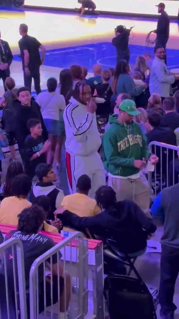 金年会金字招牌信誉至上💘以后四人约会？😳魔术前锋小卡特恋上WNBA火辣新星里斯？